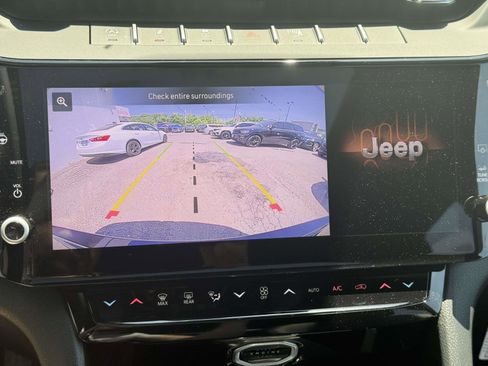 Used 2026 Jeep Grand Cherokee Limited w/ Limited Altitude Package AWD/4WD image 26