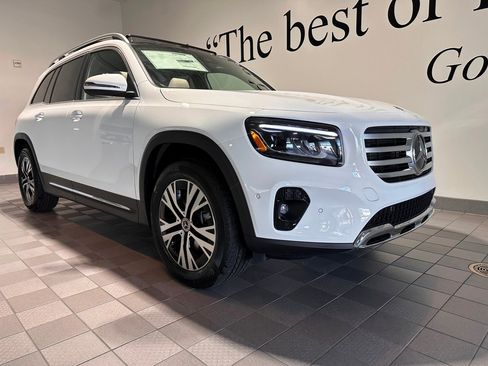 New 2025 Mercedes-Benz GLB 250 4MATIC image 1