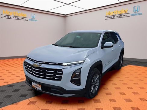 Used 2025 Chevrolet Equinox LT image 1