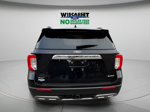 Used 2023 Ford Explorer XLT w/ Equipment Group 202A AWD/4WD image 28