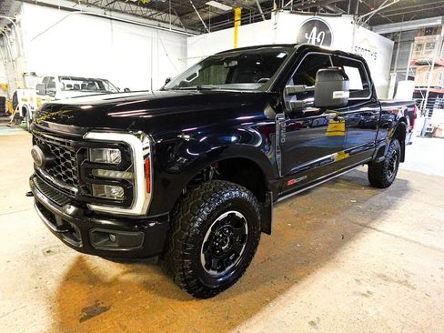 Used 2025 Ford F250 Lariat w/ Tremor Off-Road Package AWD/4WD image 3