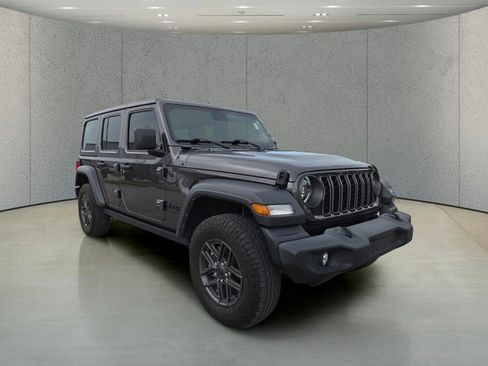 Used 2024 Jeep Wrangler Unlimited Sport AWD/4WD image 13