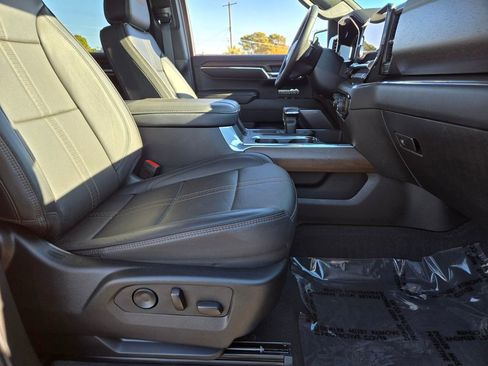 Used 2024 Chevrolet Silverado 1500 High Country w/ High Country Premium Package image 17