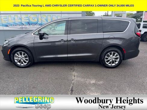 Certified 2023 Chrysler Pacifica Touring-L AWD/4WD image 1