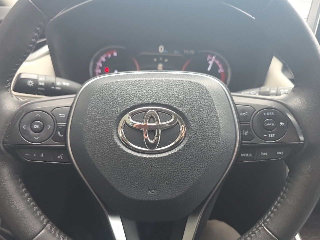 Used 2019 Toyota RAV4 Limited w/ Cold Weather Package AWD/4WD image 33