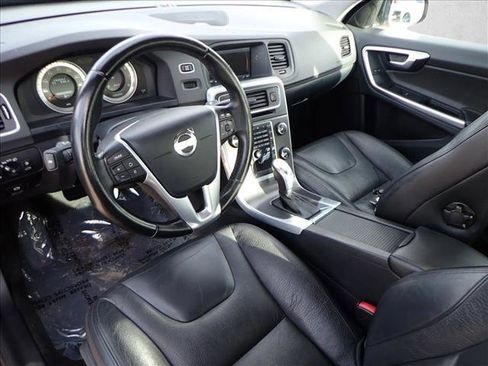 Used 2013 Volvo S60 T5 image 9