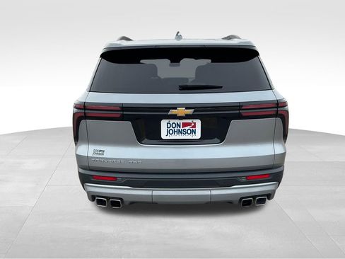 Used 2025 Chevrolet Traverse LT image 33