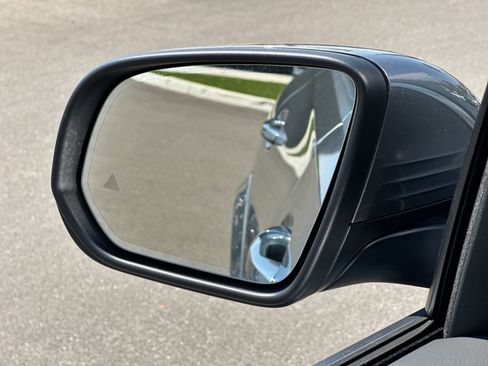New 2026 Mercedes-Benz GLS 450 4MATIC image 9