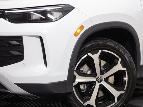 New 2026 Volkswagen Tiguan SE image 3