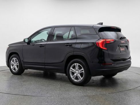 Used 2024 GMC Terrain SLE image 6