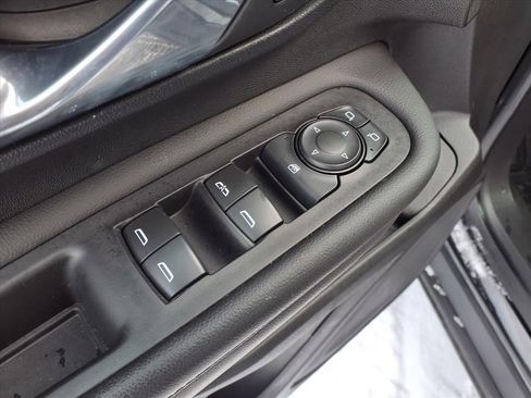 Certified 2022 GMC Terrain SLE image 25