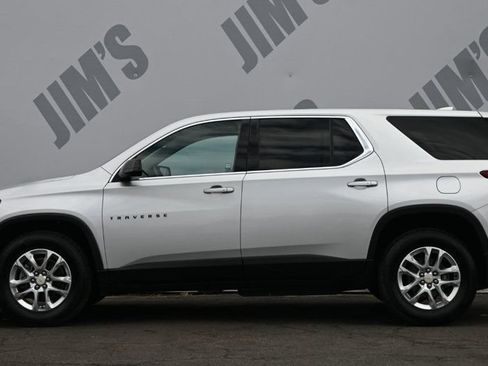 Used 2019 Chevrolet Traverse LS w/ LPO, Blackout Package FWD image 6
