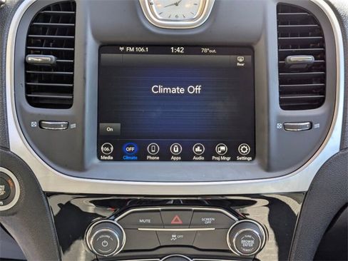 Used 2023 Chrysler 300 Touring image 15