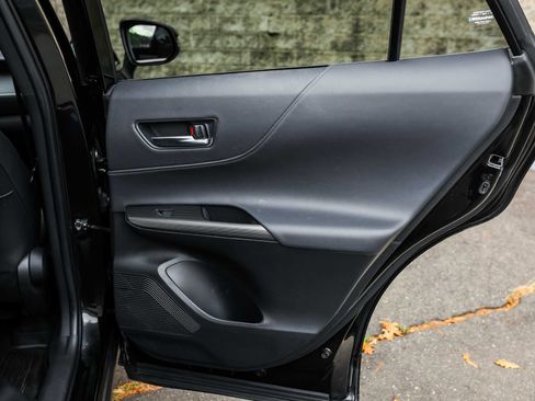 Used 2024 Toyota Venza Nightshade image 16