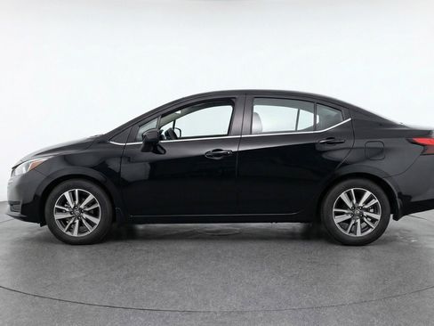 Used 2025 Nissan Versa SV image 5