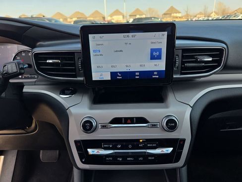 Used 2023 Ford Explorer XLT w/ Equipment Group 202A image 25