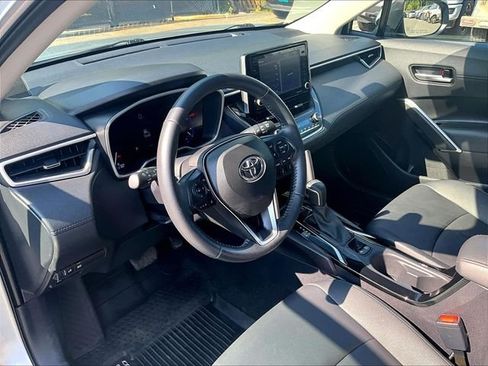 Used 2022 Toyota Corolla Cross XLE w/ Convenience Package AWD/4WD image 14