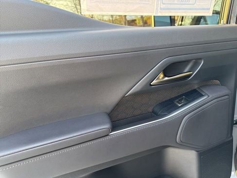 Used 2025 Lexus GX 550 image 10