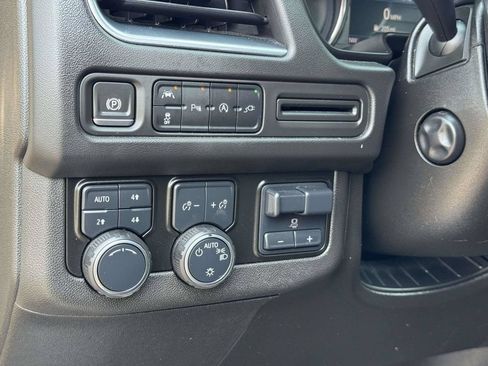 Used 2021 Chevrolet Tahoe LT w/ LT Signature Package AWD/4WD image 10