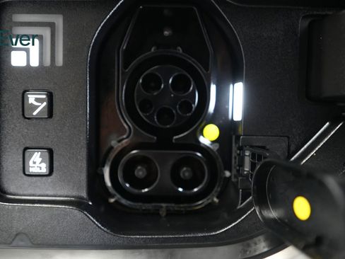 Used 2024 Kia EV9 GT-Line image 10