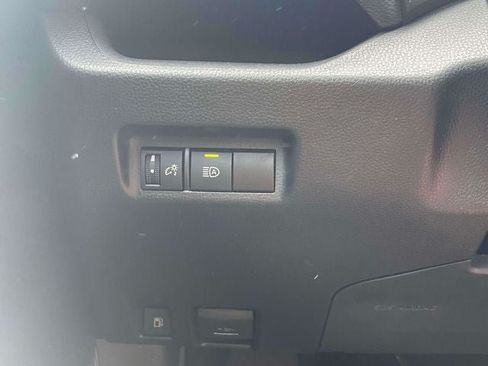 Used 2025 Toyota RAV4 XLE AWD/4WD image 23