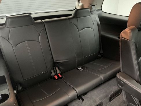 Used 2016 GMC Acadia SLT FWD image 28