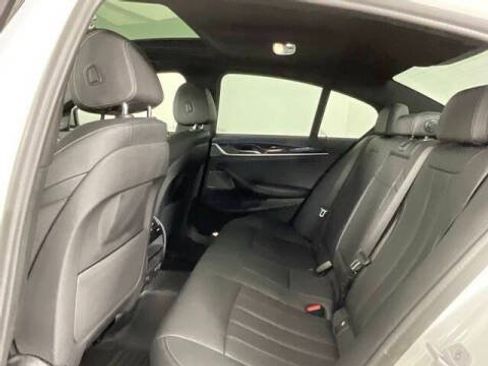 Used 2021 BMW 530e 530e iPerformance w/ Premium Package image 12