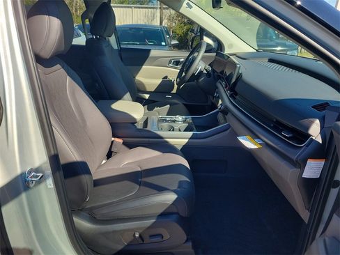 New 2026 Kia Carnival EX image 7