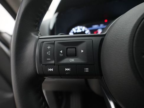 Used 2024 Nissan Pathfinder SV AWD/4WD image 18