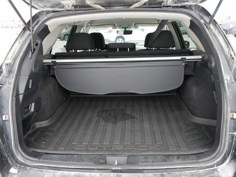 Used 2019 Subaru Outback 2.5i Premium image 13