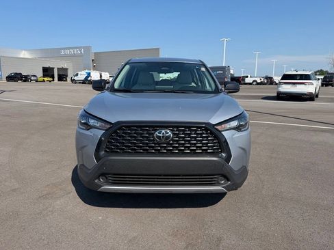 Used 2024 Toyota Corolla Cross L FWD image 2