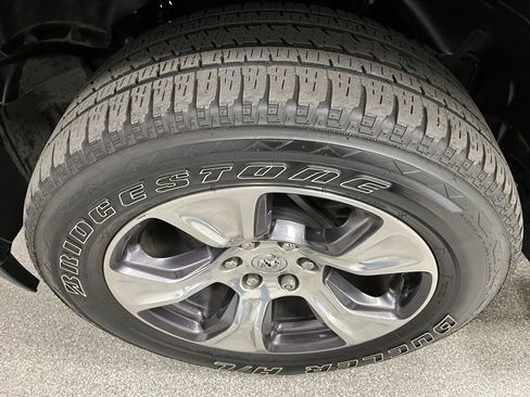 Used 2023 RAM 1500 Laramie AWD/4WD image 15