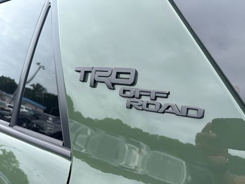 Used 2022 Toyota 4Runner TRD Off-Road Premium AWD/4WD image 34