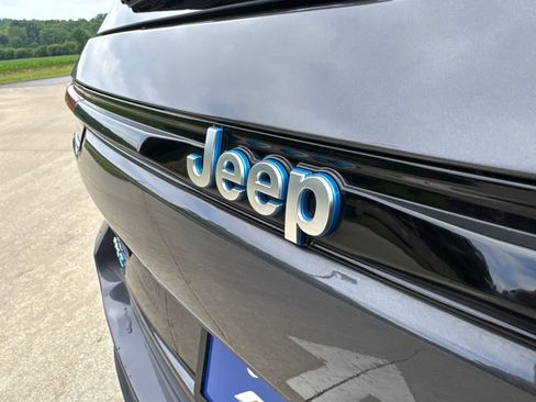 Used 2024 Jeep Grand Cherokee Limited 4xe AWD/4WD image 8