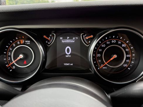 Used 2019 Jeep Wrangler Sport AWD/4WD image 11