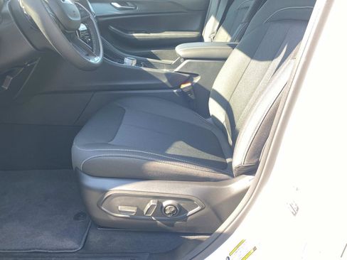Used 2026 Jeep Grand Cherokee L Laredo RWD image 23