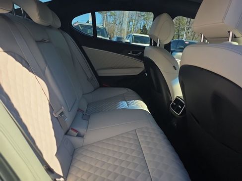 Used 2024 Genesis G70 3.3T Advanced w/ Sport Prestige Package image 7