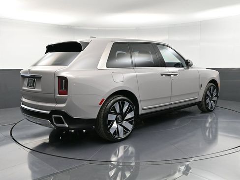 New 2026 Rolls-Royce Cullinan image 8