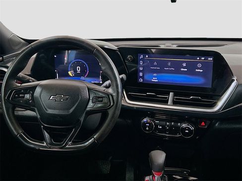 Used 2025 Chevrolet Trax RS w/ Driver Confidence Package image 19
