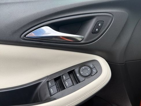 Used 2023 Buick Encore GX Preferred w/ Cold Weather Comfort Package FWD image 11