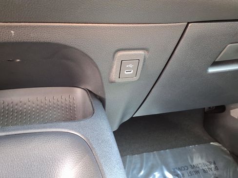 Certified 2025 Toyota Corolla SE FWD image 23
