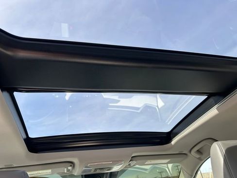 Used 2023 Toyota RAV4 Limited image 24