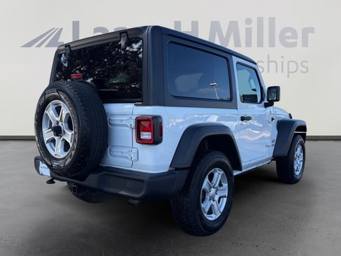 Used 2019 Jeep Wrangler Sport AWD/4WD image 5