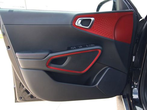 Used 2023 Kia Soul GT-Line FWD image 35