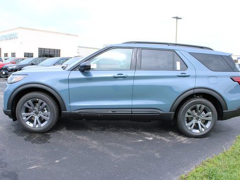 New 2026 Ford Explorer Active w/ Active Comfort Package AWD/4WD image 4