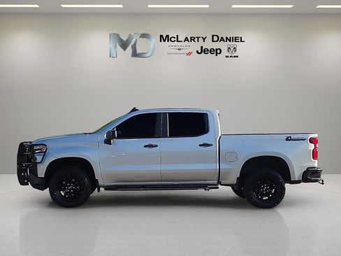 Used 2021 Chevrolet Silverado 1500 LT Trail Boss AWD/4WD image 3