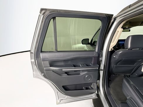 Used 2024 Ford Expedition XLT image 26