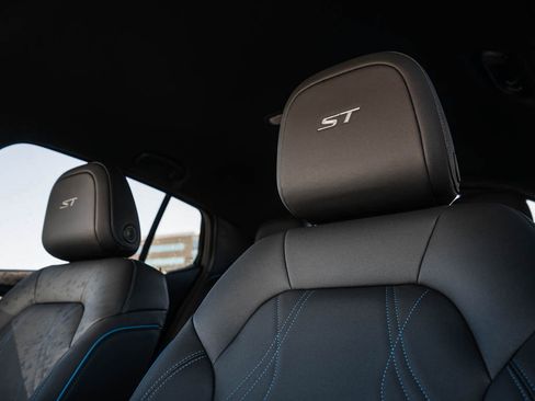 New 2026 Buick Envista Sport Touring w/ Convenience I Package FWD image 19
