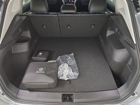 New 2025 Volkswagen Tiguan SE image 36