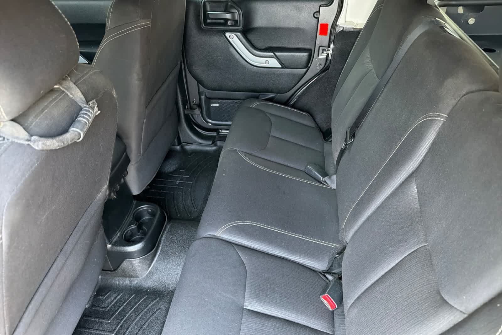 Used 2016 Jeep Wrangler Unlimited Sahara AWD/4WD image 4